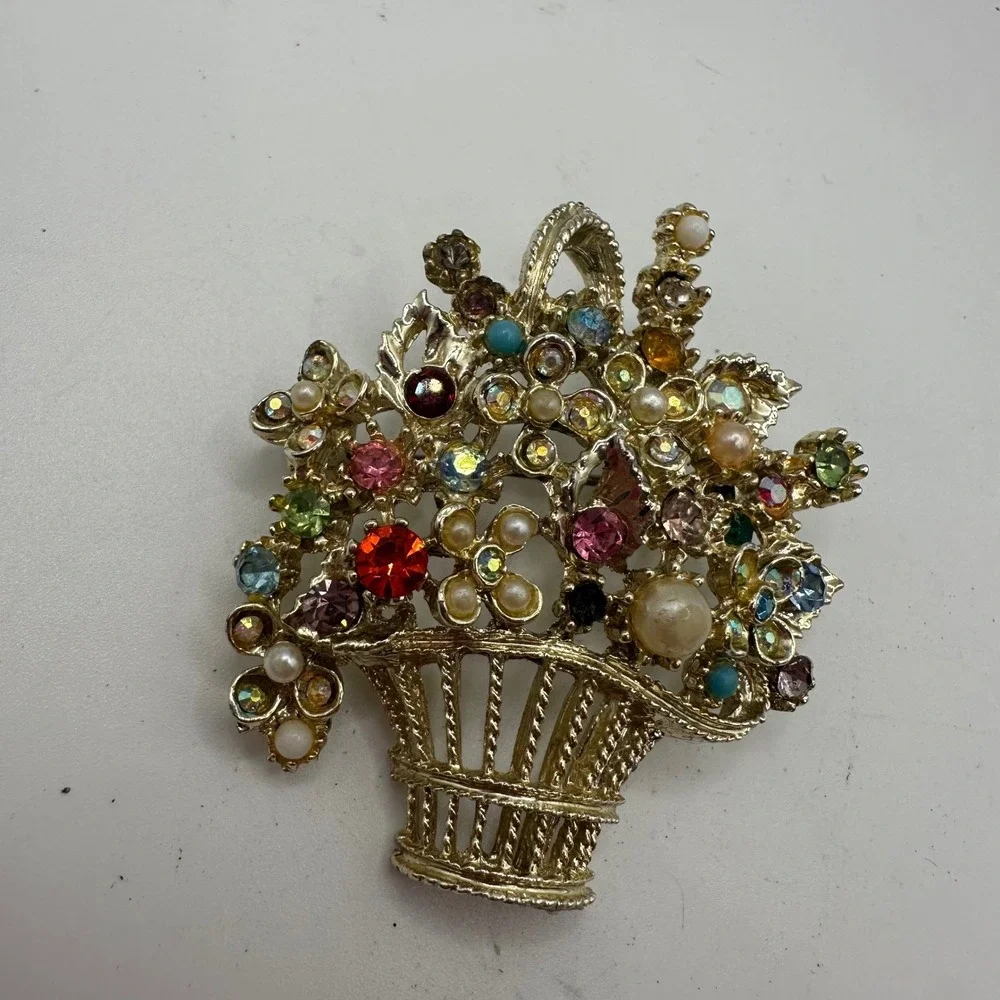 Vtg MCM Gold Tone Multi Color Rhinestone Faux Pearl Flower Basket Brooch Pin